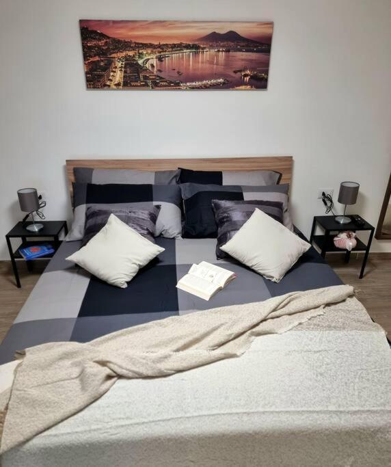 Casa Comoda E Centrale In Quartiere Storico Di Napoli Екстериор снимка